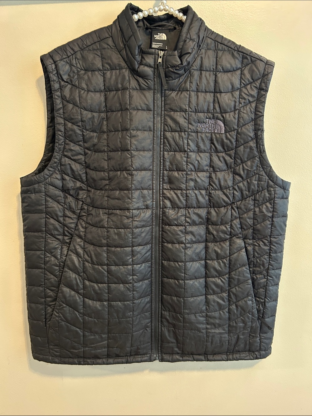 The North Face L ThermoBall Eco Puffer Vest Black Quilted Full Zip Insulated Men